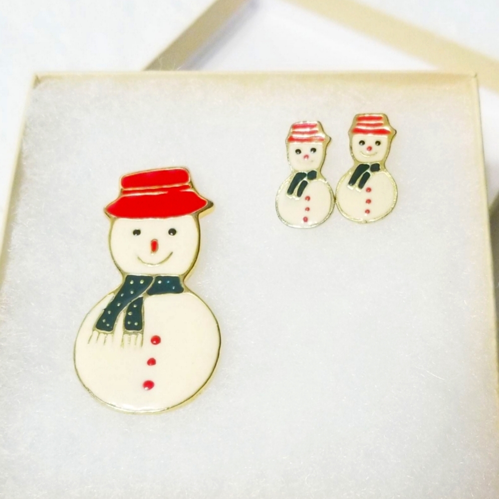 Snowman pin earring set Christmas Holiday Jewelry Avon stud back vintage style